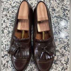 Ferragamo Men’s slip on loafers with tassels and quiltees!